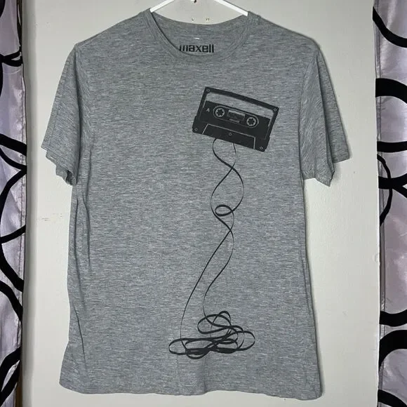 Maxell Unravelling Audio Cassette Tape Men's Small T-Shirt - Picture 1 of 6